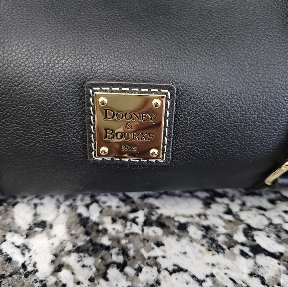 Dooney and bourke - Picture 2 of 6